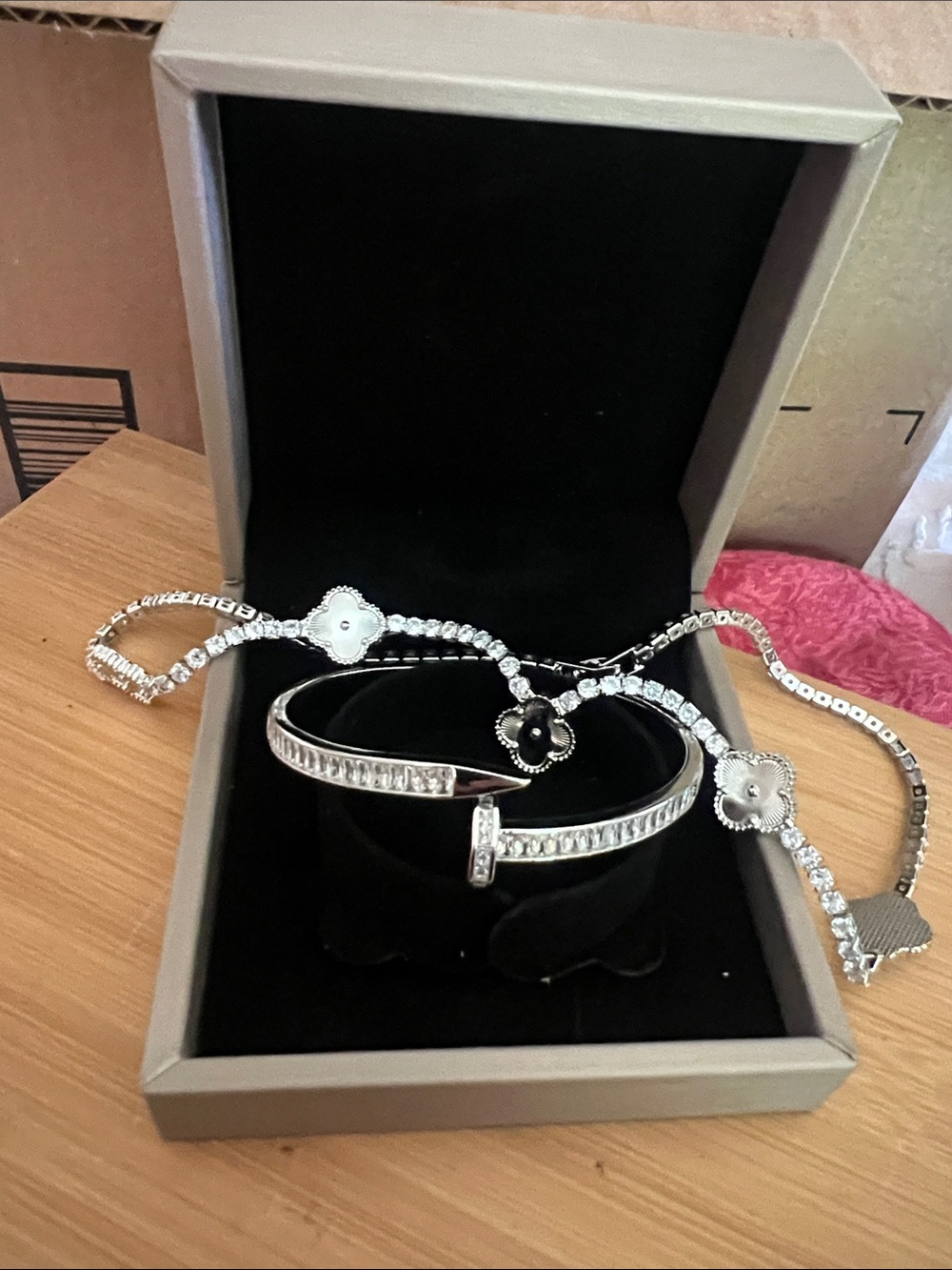 Necklace & Bracelet Set Rhinestones & Floral Accent In Vegan leather gift box